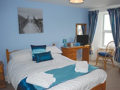 On The Shore Inn 4*