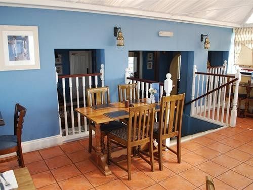 On The Shore Inn 4*